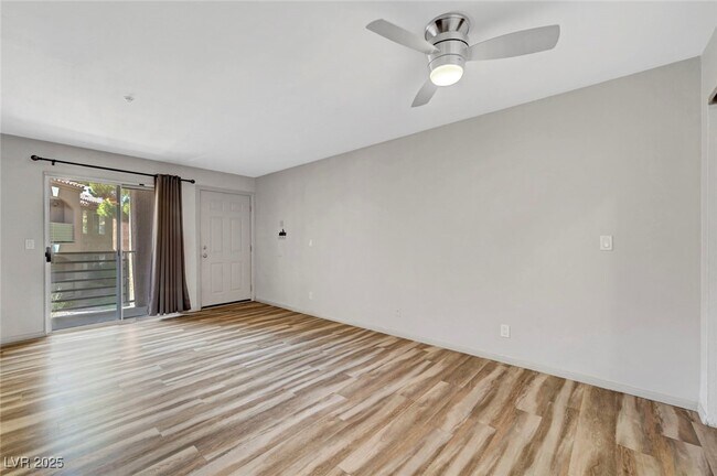 Building Photo - 2121 Blue Breeze Dr