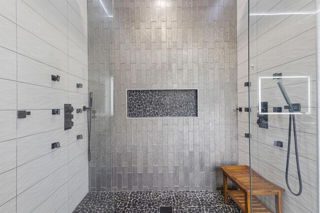 Building Photo - 9405 Boxthorn Pl