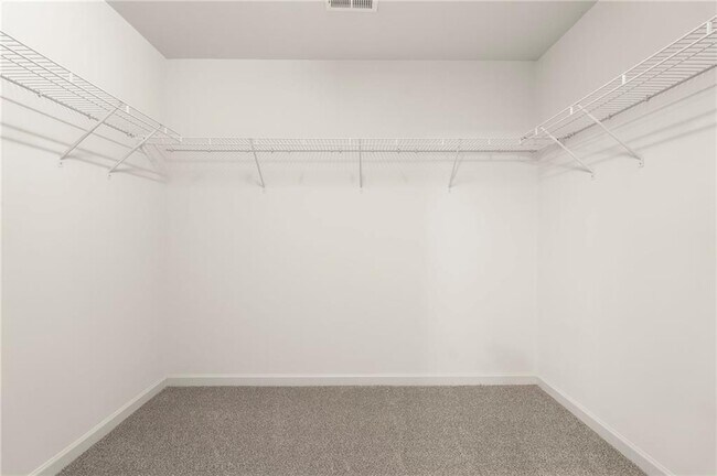 Building Photo - 613 Stonehurst Ln