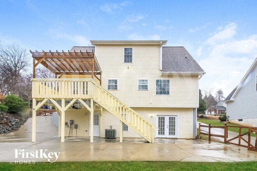 Building Photo - 4025 Lofter Ct