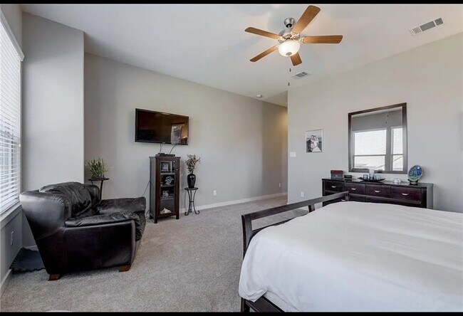 Building Photo - 104 Garner Park Cove
