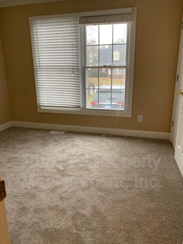 Building Photo - 6014 Featherstone Ct