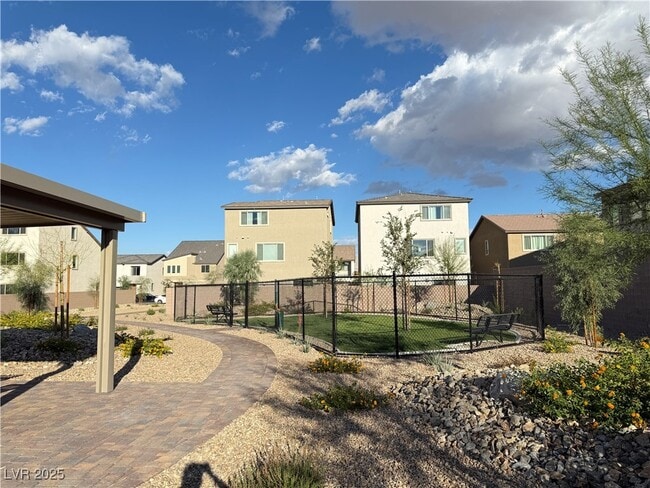 Building Photo - 7516 Castlegreen Ave