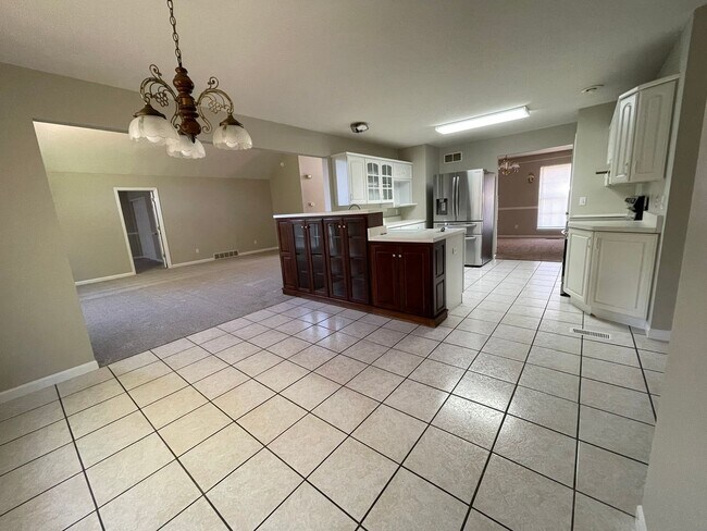 Building Photo - 4 Bed 3 Bath For Rent in Troy, MO
