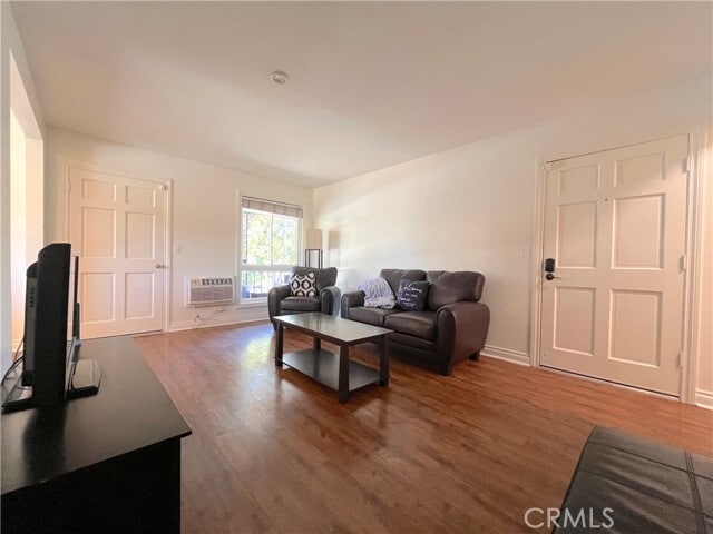 Building Photo - 660 S Glassell St