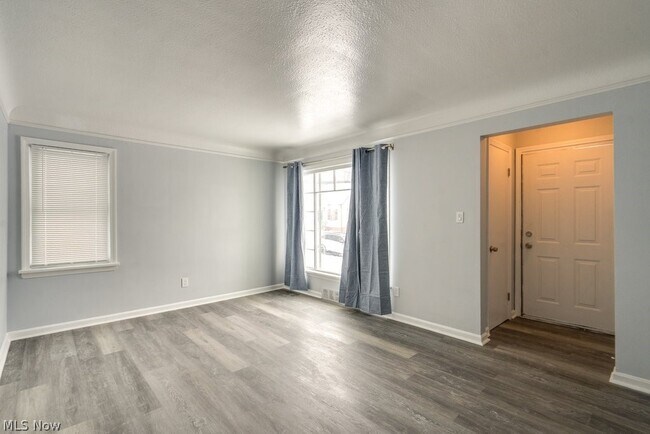 Building Photo - 9809 Way Ave