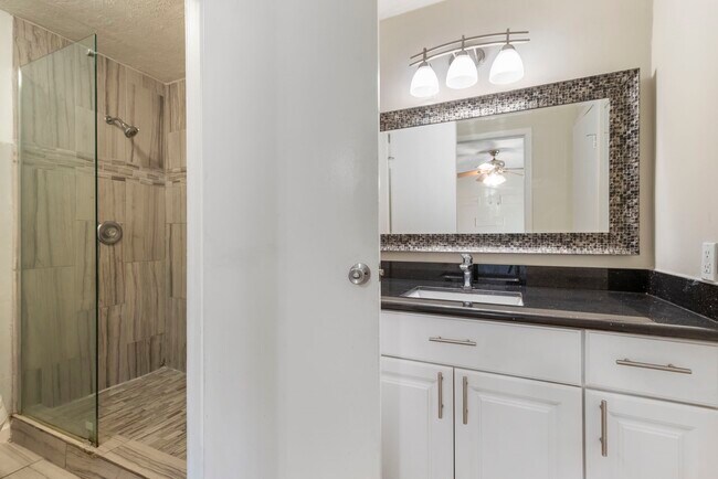 Building Photo - 12106 Gray Oak Pl