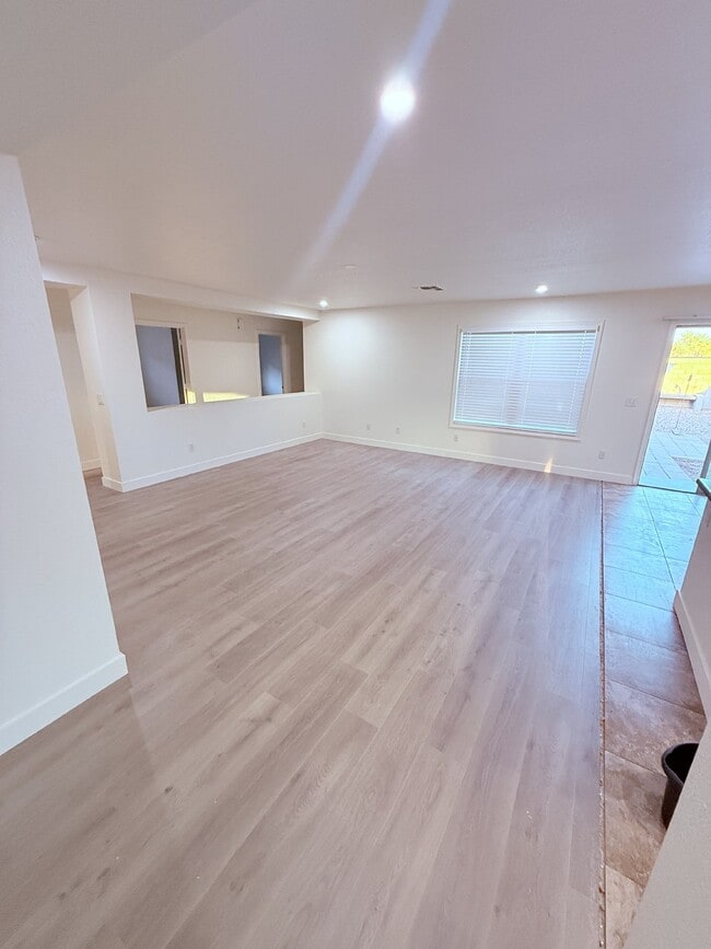 Building Photo - 26807 N 31st Dr