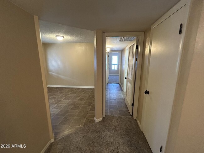 Building Photo - 512 W Malibu Dr