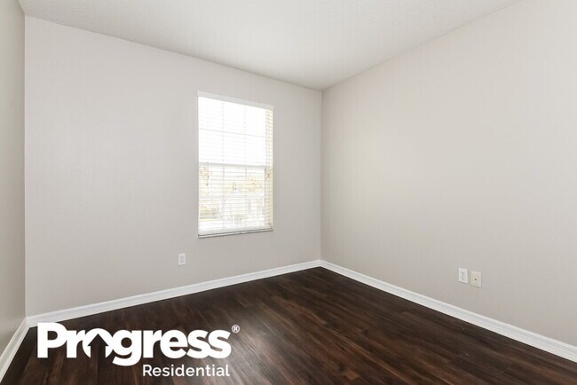 Building Photo - 693 Cresting Oak Cir