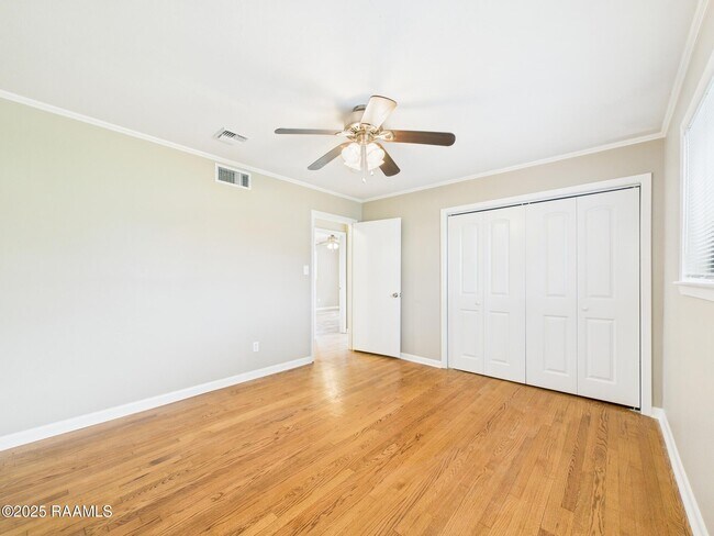 Building Photo - 216 Brentwood Blvd