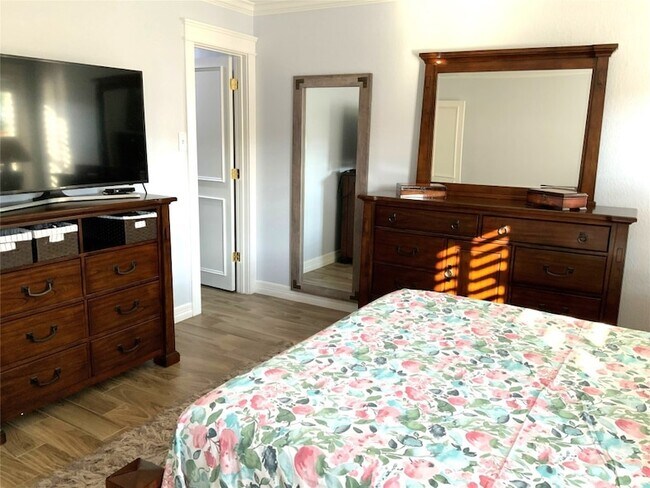 Building Photo - 15506 Red Pine Ridge Way