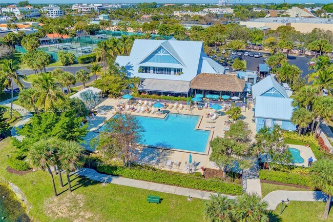 Building Photo - 353 S US Hwy 1