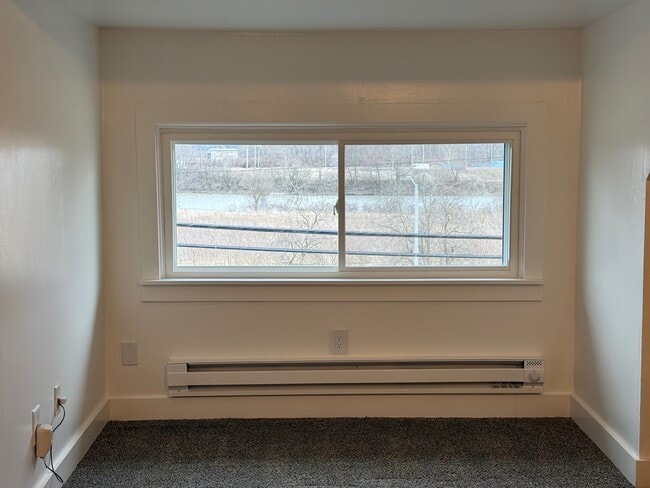 Building Photo - 1117 N B St