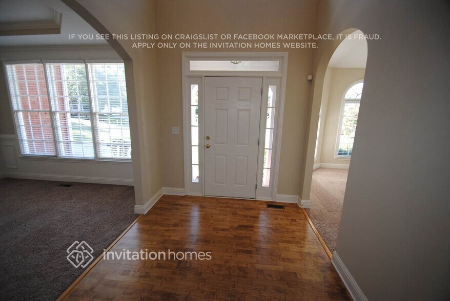 Building Photo - 913 Daylight Cir