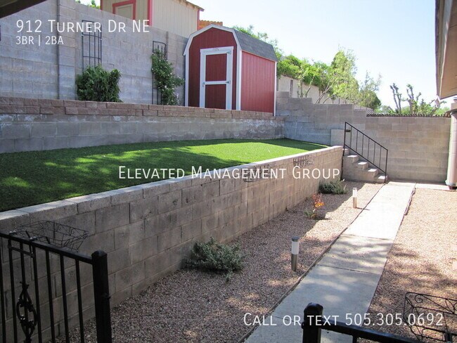 Building Photo - 912 Turner Dr NE