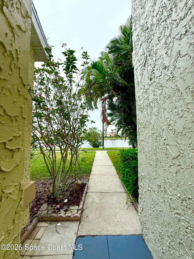 Building Photo - 1485 Malibu Cir NE