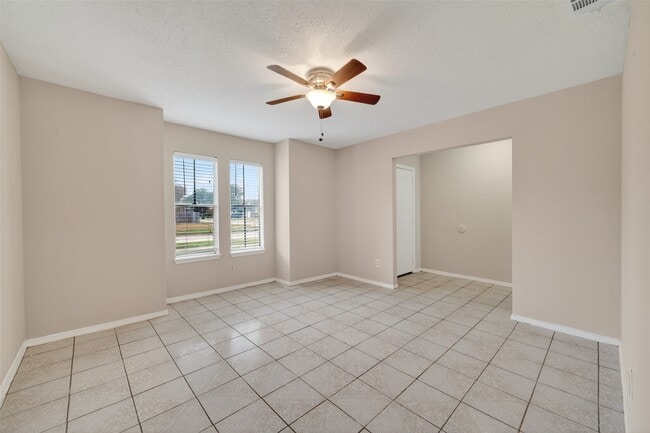 Building Photo - 4742 Tain Dr