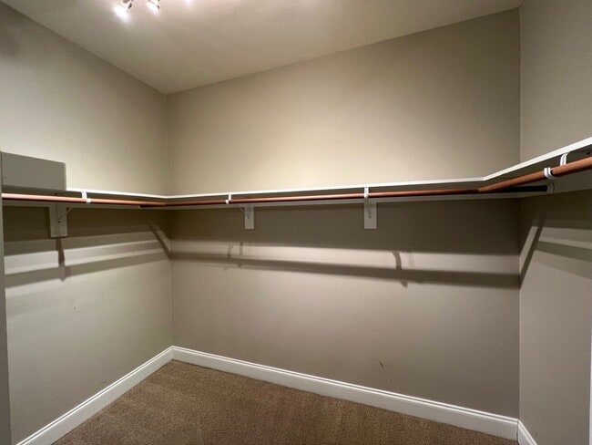 Building Photo - 1319 Bromley Park Dr