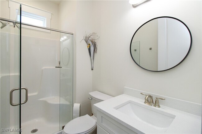 Building Photo - 4879 Esplanade St