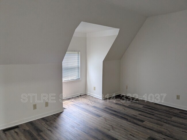Building Photo - 2707 Russell Blvd