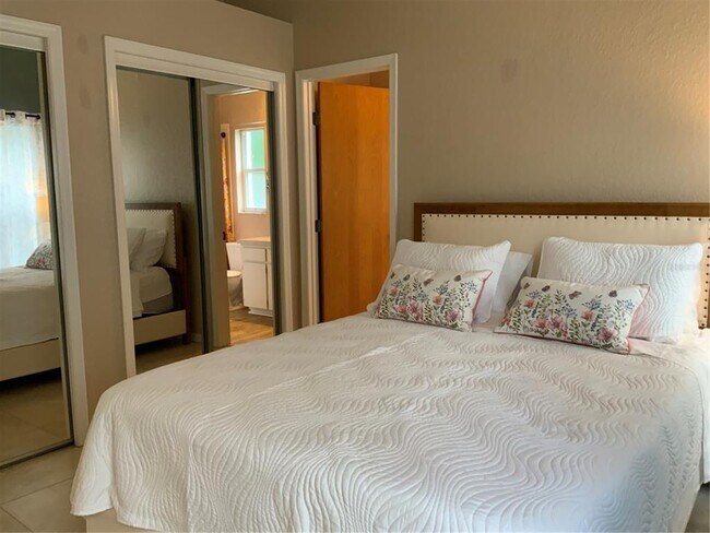 Building Photo - 1594 Coastal Pl