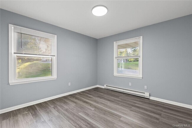 Building Photo - 500 NY-299