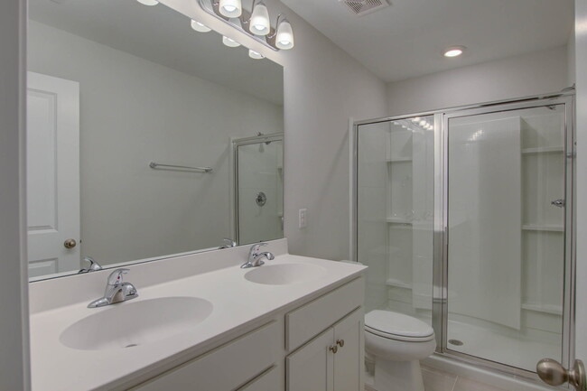 Building Photo - 1237 Tice Ln