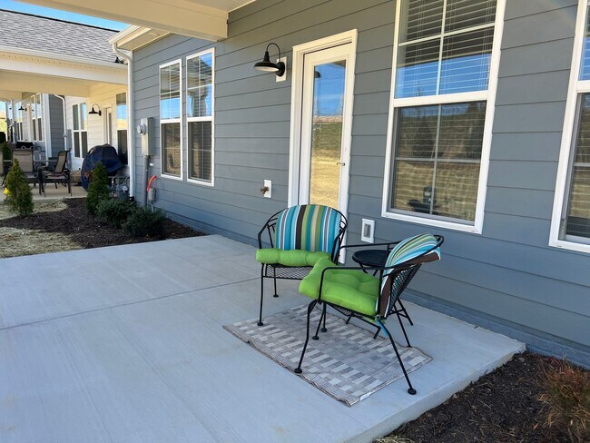 Building Photo - Beautiful Home in the Westhill Community -...