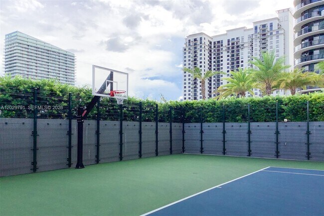 Building Photo - 801 S Miami Ave