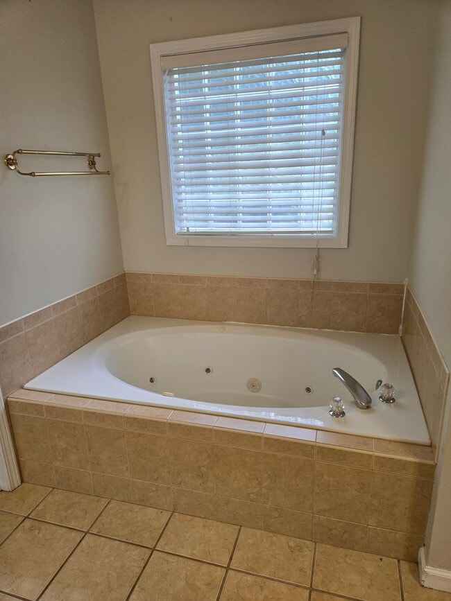 Building Photo - FOR RENT in HARRIS COUNTY with SWIMMING POOL! Available July 1st
