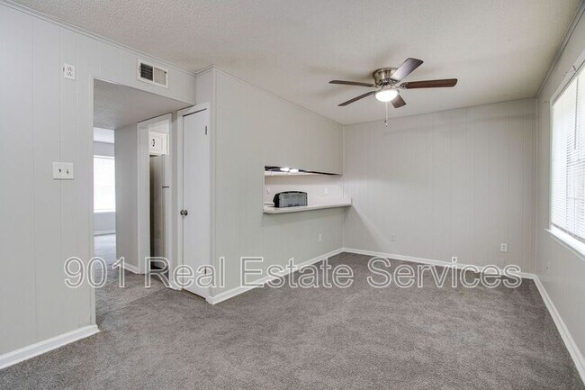 Building Photo - 2998 Stage Park Pl