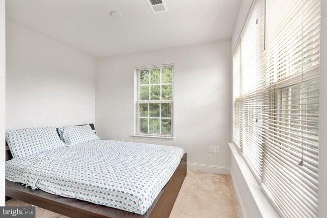 Building Photo - 4600 Potomac Highlands Cir