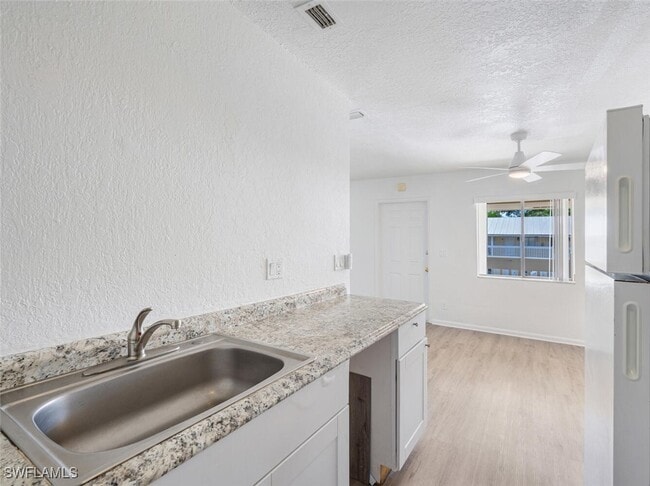 Building Photo - 4603 Bayshore Dr