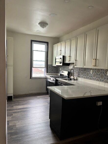 Building Photo - 23 Nelson Ave