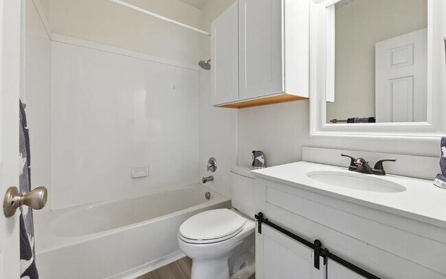 Building Photo - 989 Cinnamon Ridge Dr