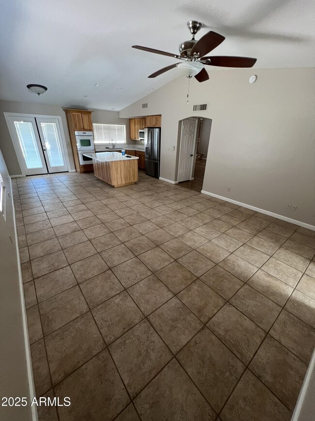 Building Photo - 7707 S Kenwood Ln