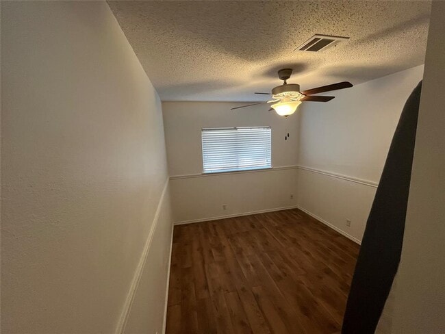 Building Photo - 2932 Donnell Dr