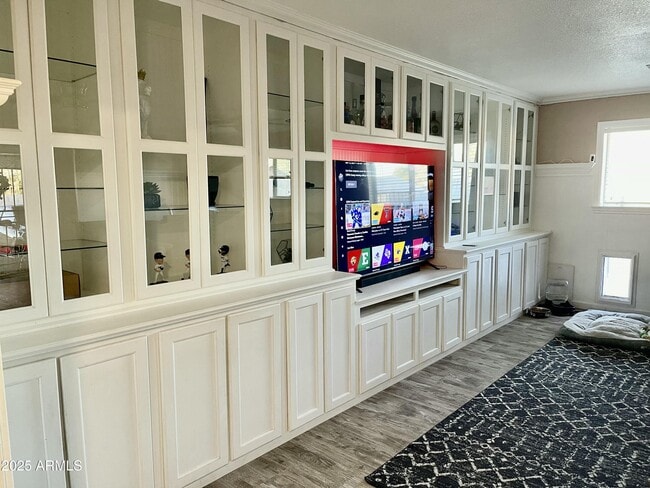 Building Photo - 1100 N Brown Ave