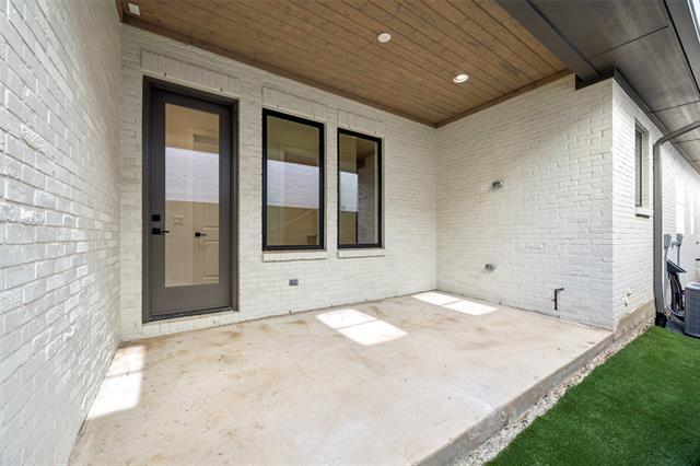 Building Photo - 5638 Winton St