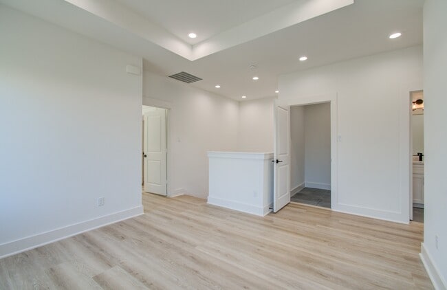 Building Photo - 4425 Providence St