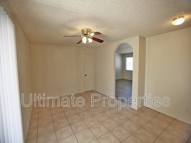 Building Photo - 6043 N 71st Ln