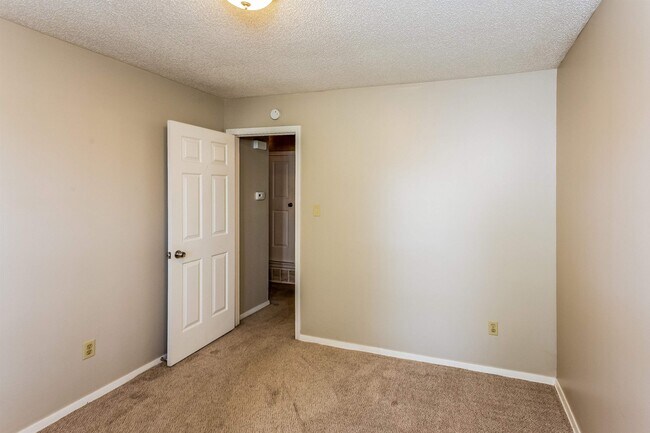 Building Photo - 5849 Hickory Greene Dr