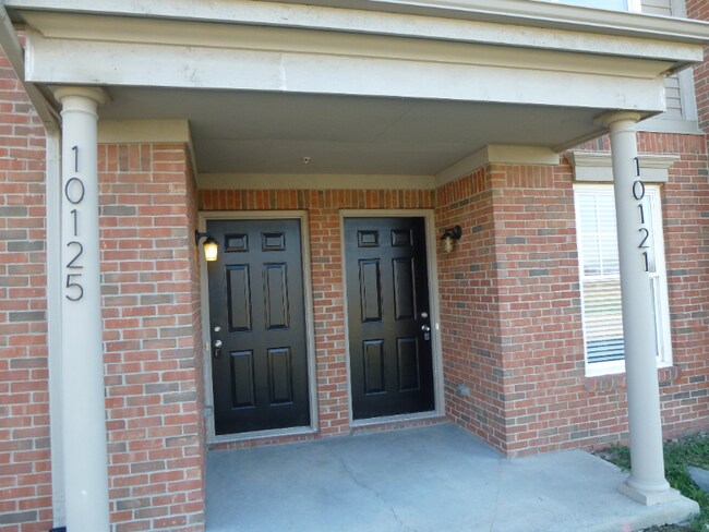 Building Photo - 10125 Sunrise Dr
