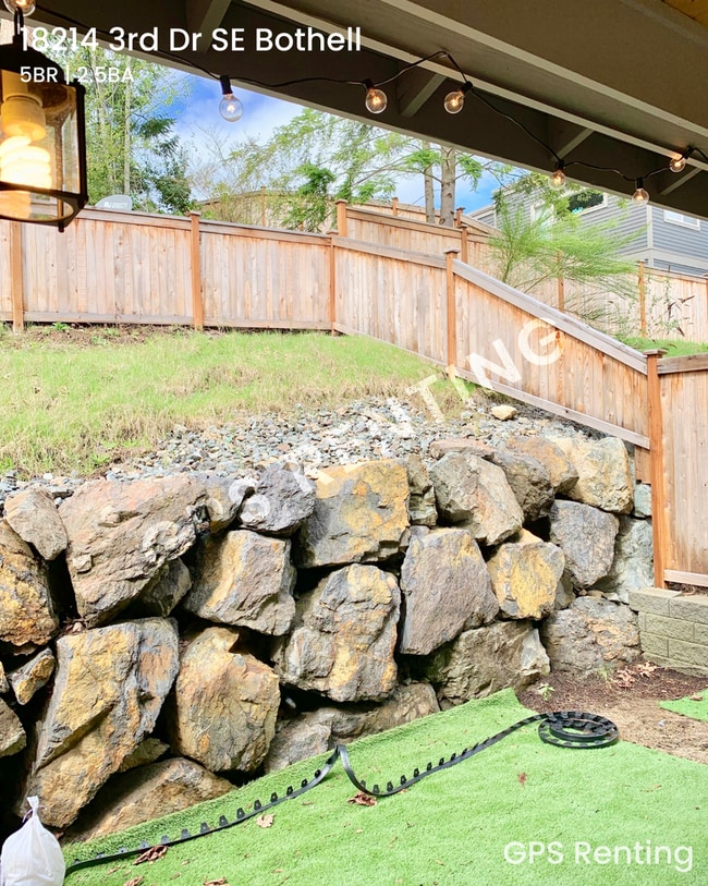 Building Photo - 18214 3rd Dr SE