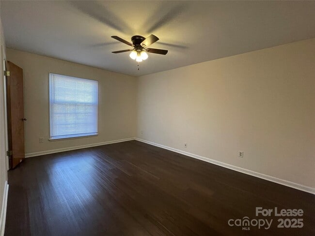 Building Photo - 4605 Coronado Dr