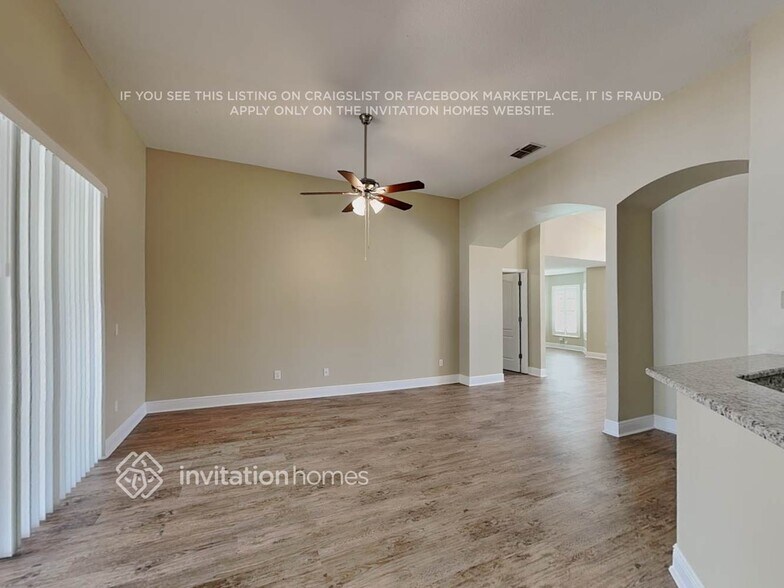 Building Photo - 3169 Floral Way E