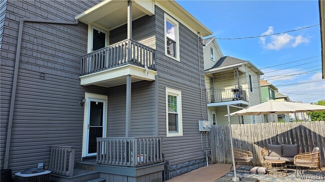 Building Photo - 17 Tacoma Ave