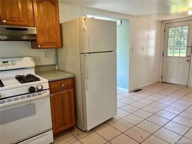 Building Photo - 22 Kelly Hill Rd