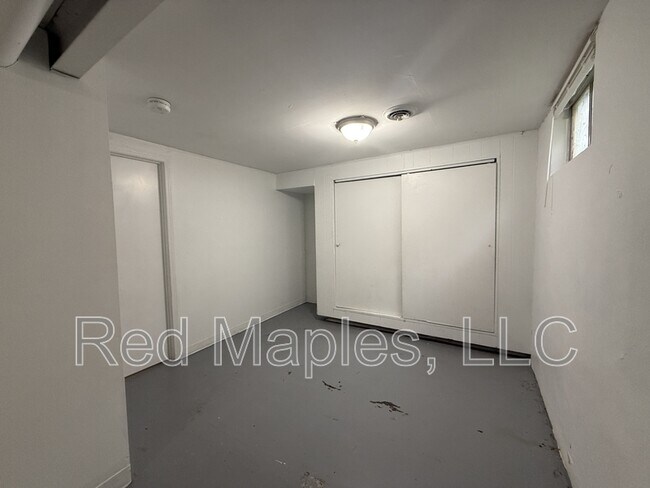 Building Photo - 10877 Spring Garden Dr